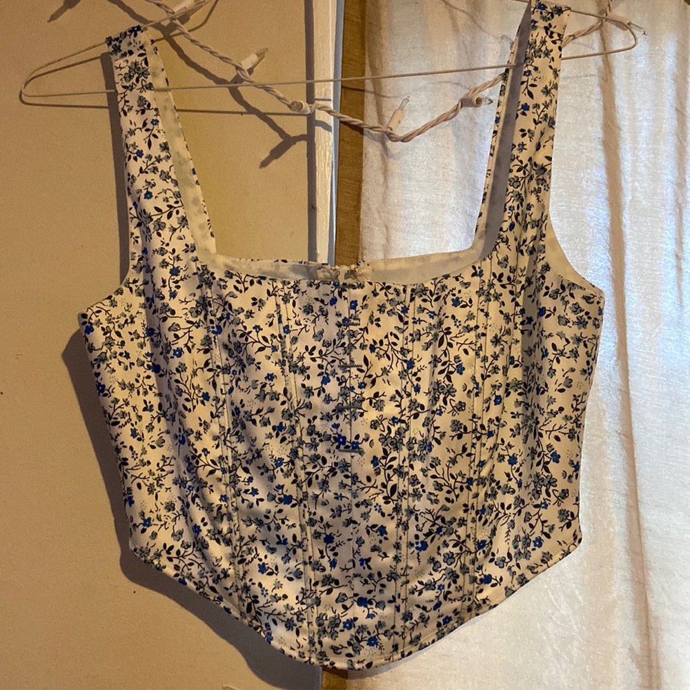 Cropped floral top